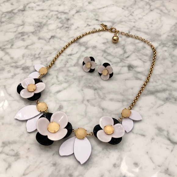 Kate Spade Black White and Cream Chunky Flower Necklace and Earring Matching Set